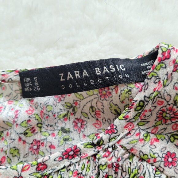 Zara Dainty Floral Print Smocked Blouse in Cream Sz S - Picture 5 of 9